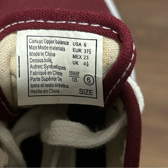 Airwalk Canvas Sneakers NWOT - Picture 8 of 8